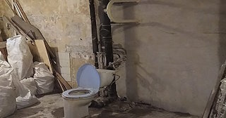 Демонтаж сантехкабины в панельном доме - цена от 1056 рублей | Сварной-Скм